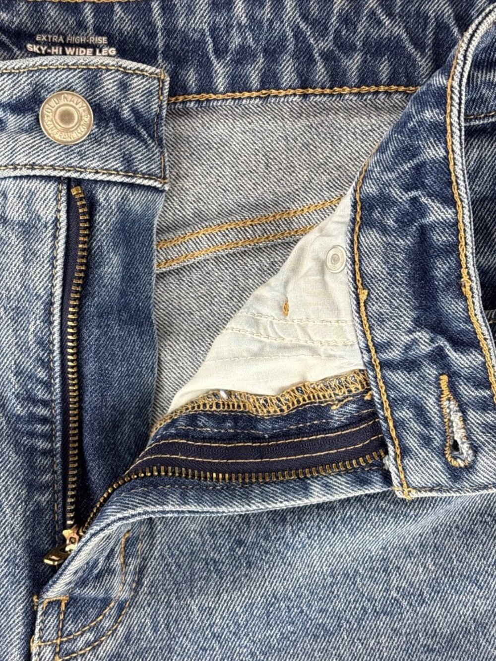 Old Navy Extra High-Rise Sky-Hi Wide Leg Baggy Jeans Medium Wash Denim Size 6 - Picture 10 of 16